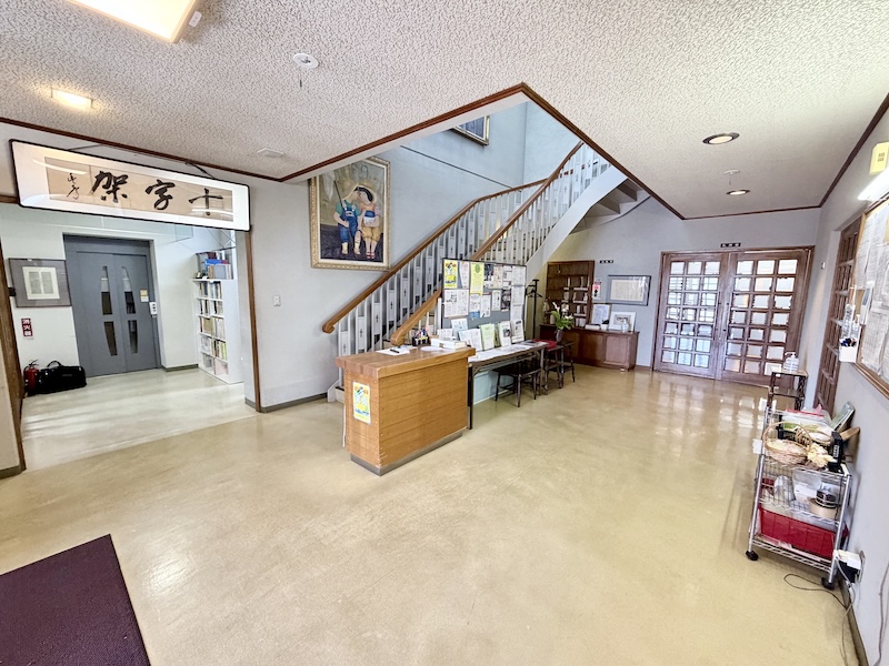 鳥取教会のロビー