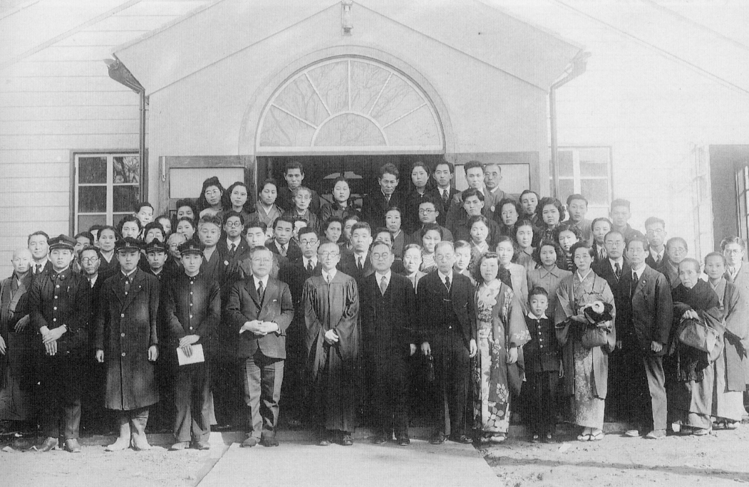 戦後の復興期に鳥取教会に集う人々
